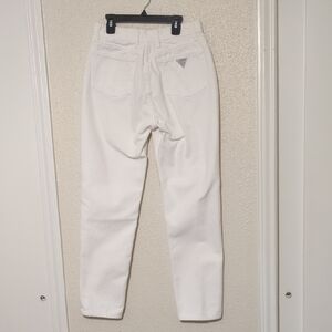 Guess White Straight Leg Jeans Classic Style
